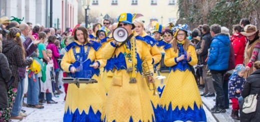 Guggemusik Überdosis beim Karnevalsumzug